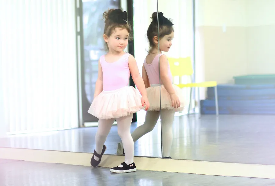 Ballet dancers in pink Cienta mary janes
